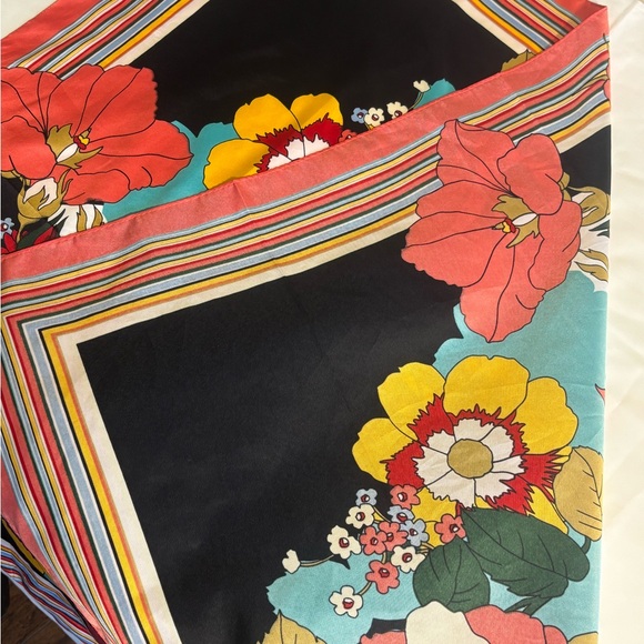 Source Unknown Floral Multicolor Scarf - Picture 3 of 5
